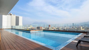 Alberca al aire libre por temporada