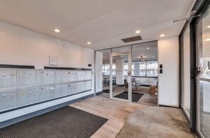 Interior - Elegant Retreat in Historic Oak Park (Oak Park)