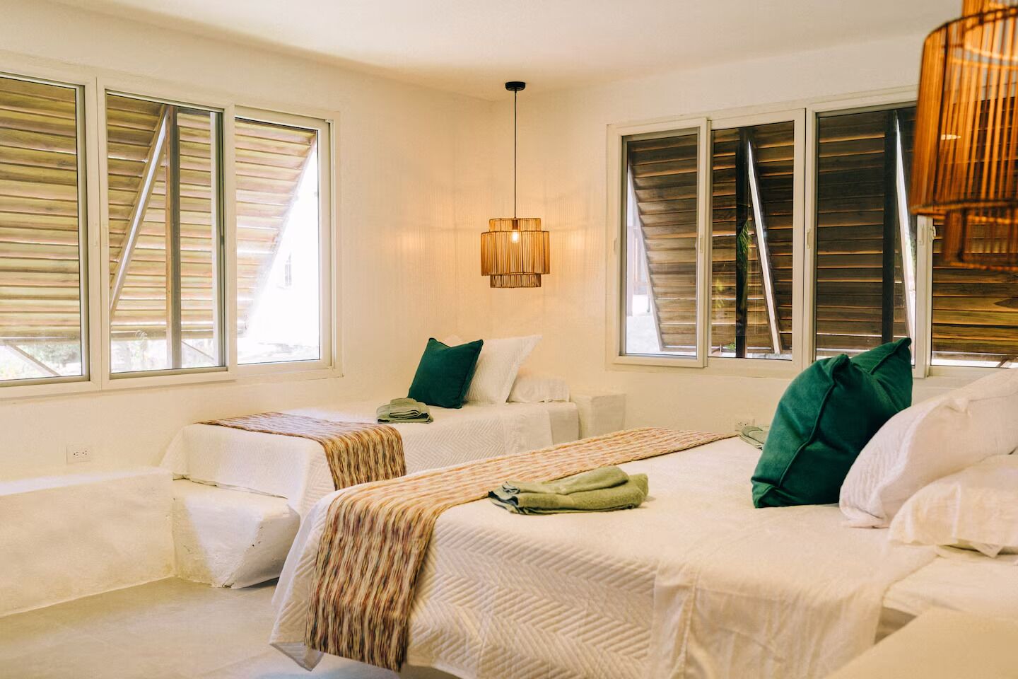 3 quartos, Wi-Fi de cortesia, roupa de cama