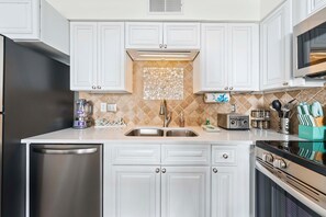 Condo, 1 King Bed with Sofa bed (Seaside Beach & Racquet 3205) | Private kitchen - Seaside Beach & Racquet 3205 (Orange Beach)