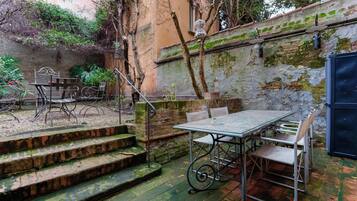 Apartment (Garden Retreat - Garden) | Terrace/patio