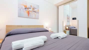 Desk, cribs/infant beds, free WiFi, bed sheets