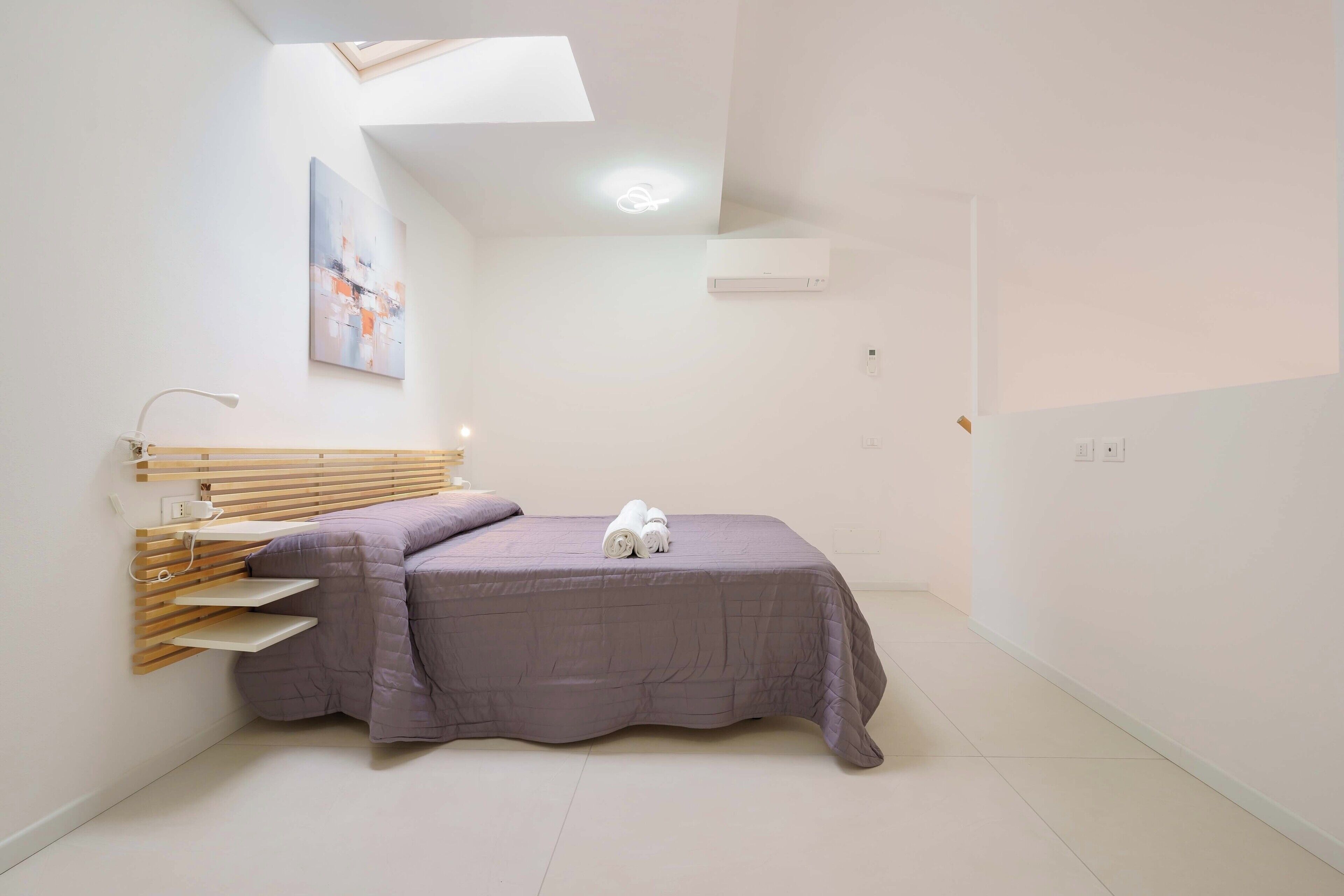 Desk, cribs/infant beds, free WiFi, bed sheets