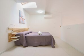 Desk, cots/infant beds, free WiFi, bed sheets - Casarossoblu- Zona Stadio (Bologna)