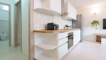 Tủ lạnh, lò nướng, bếp nấu, máy rửa bát