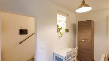 Apartment (Cavaticcio Apartment) | Private kitchen | Full-sized fridge, oven, stovetop, cookware/dishes/utensils