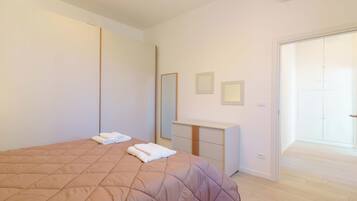 Apartment (Bilocale via cignani) | Cribs/infant beds, free WiFi, bed sheets