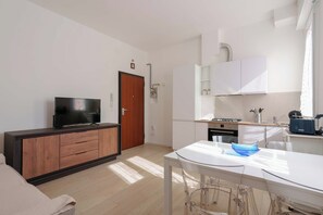 Departamento (Bilocale via cignani) | Área de sala de estar