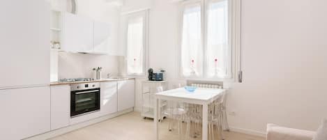 Apartment (Bilocale via cignani) | Living area