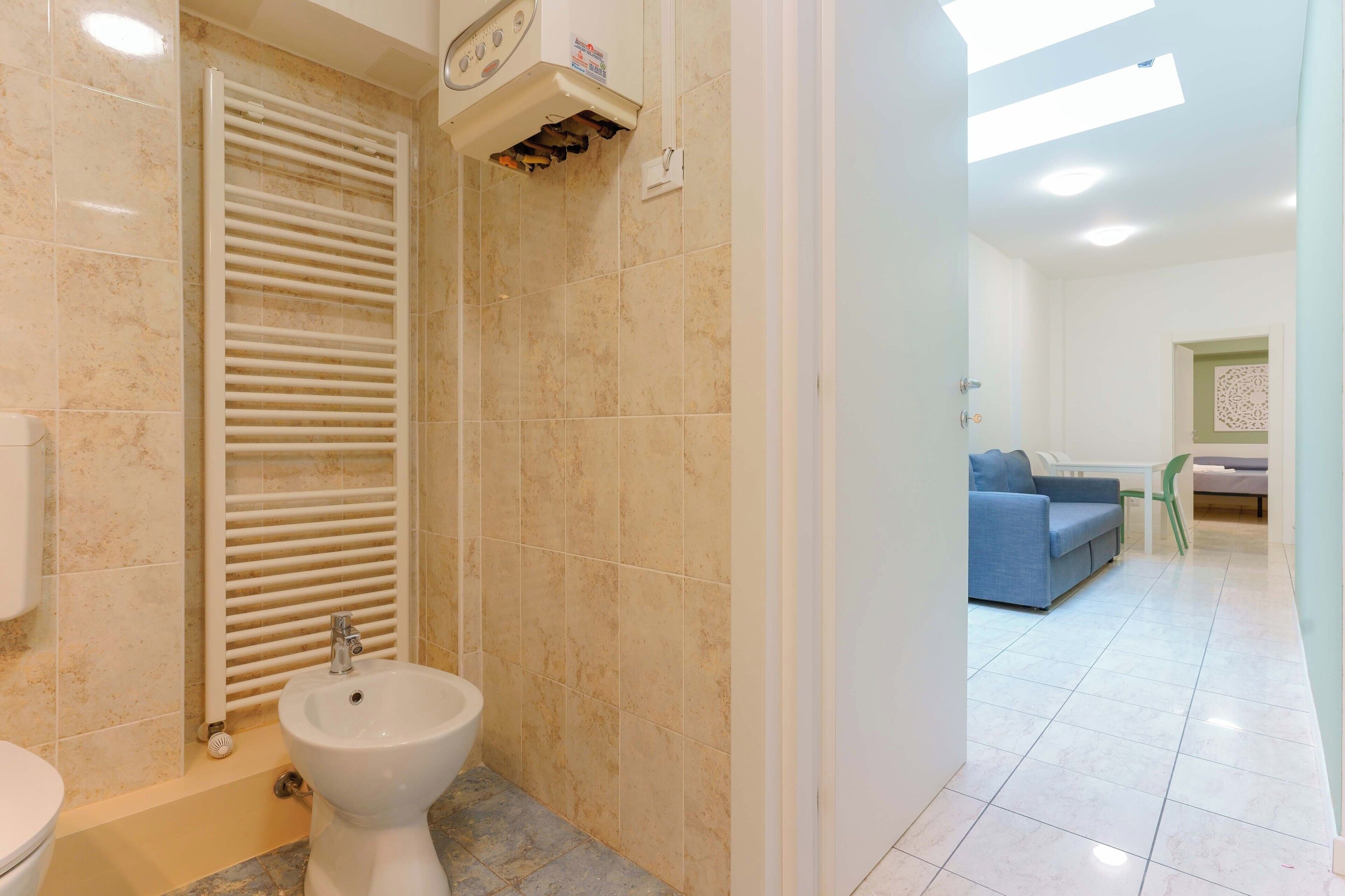 Dimore d'Azeglio 1 | Badezimmer | Dusche, Handtücher