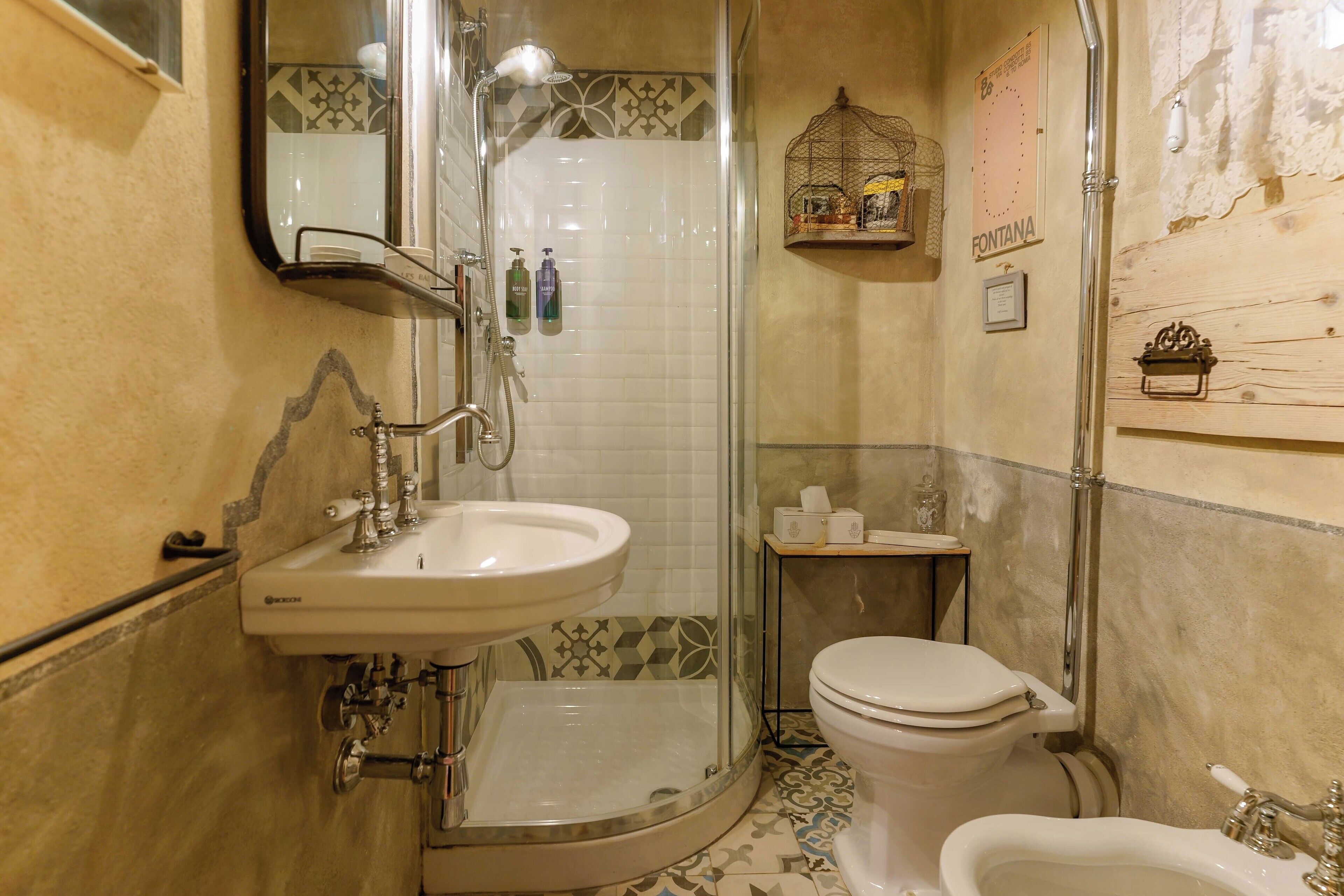 Departamento (Gallery 6) | Baño | Regadera y toallas 