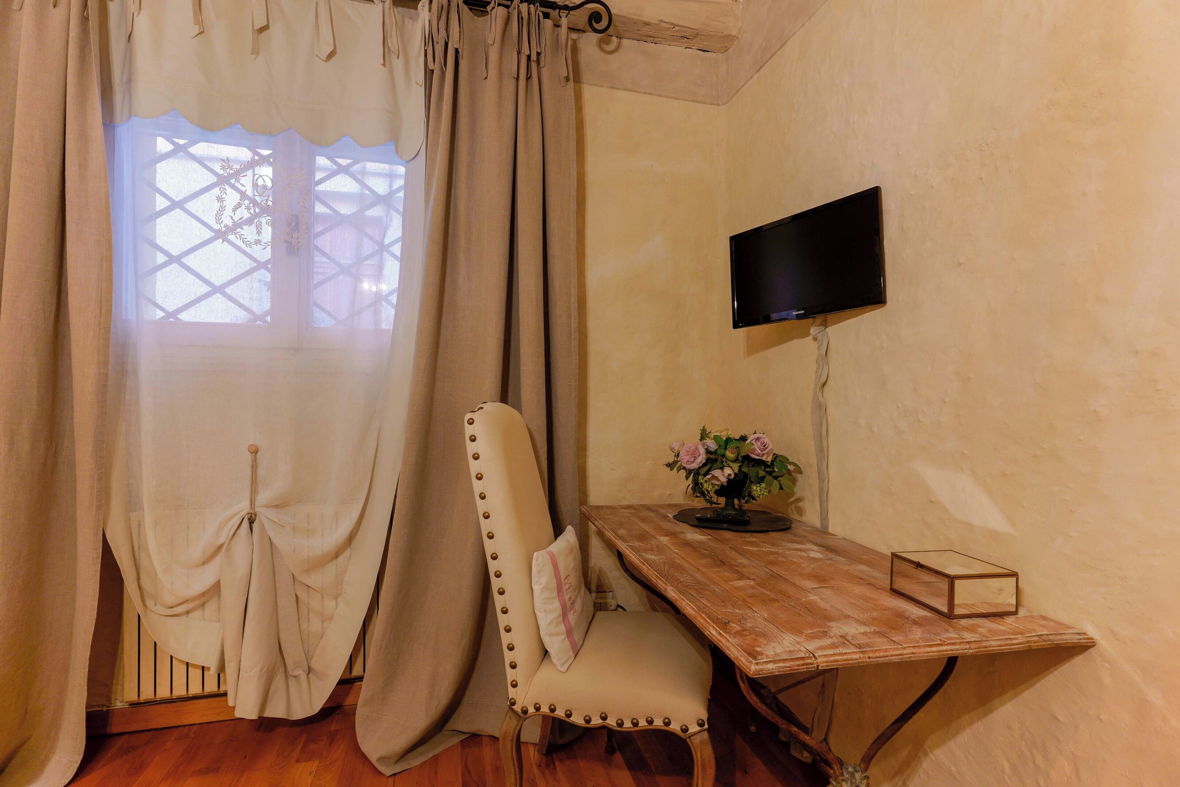 Departamento (Gallery 2) | Tabla de planchar con plancha y wifi gratis 