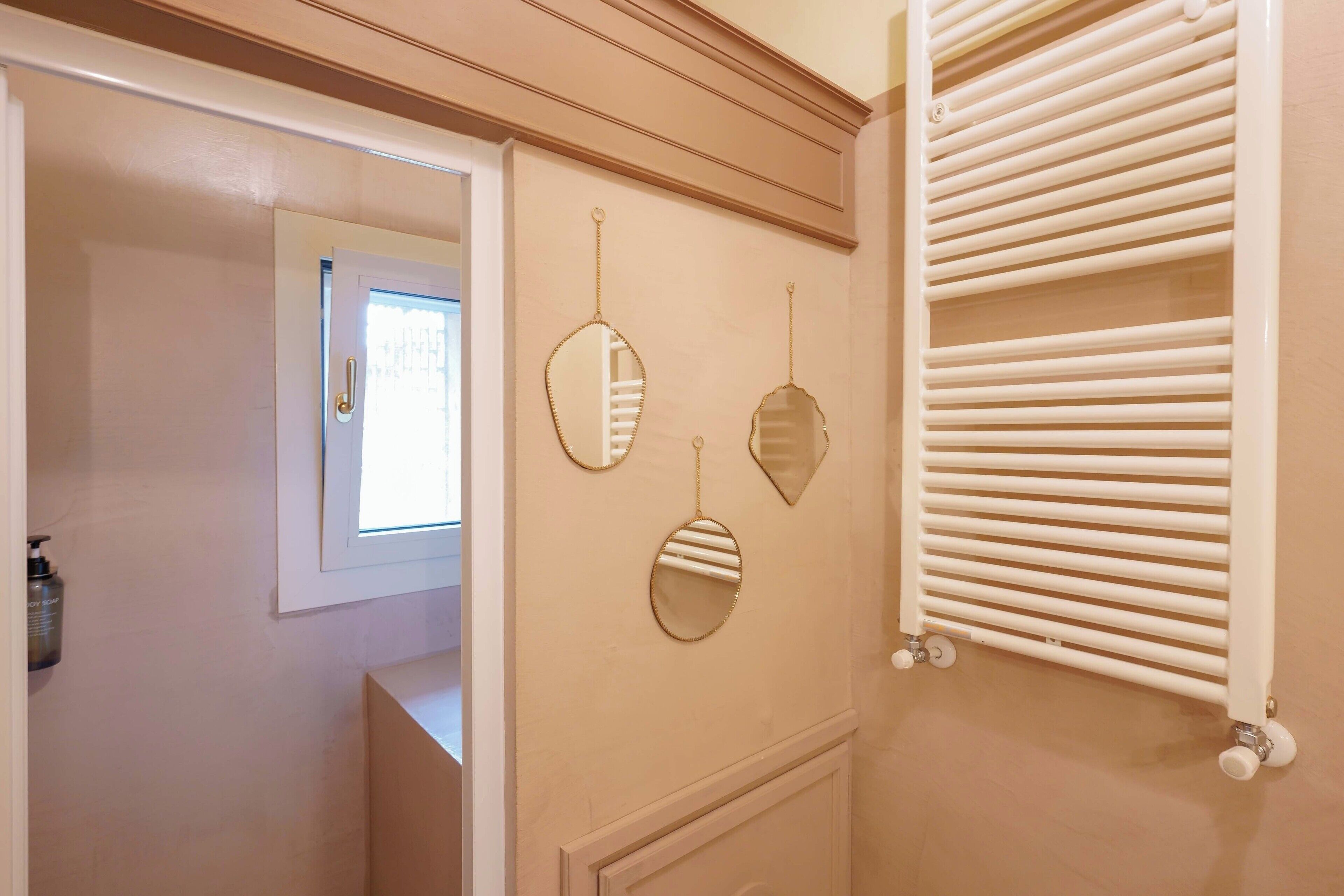 Apartment (Bilocale - Via de Castagnoli 14) | Bathroom | Shower, towels
