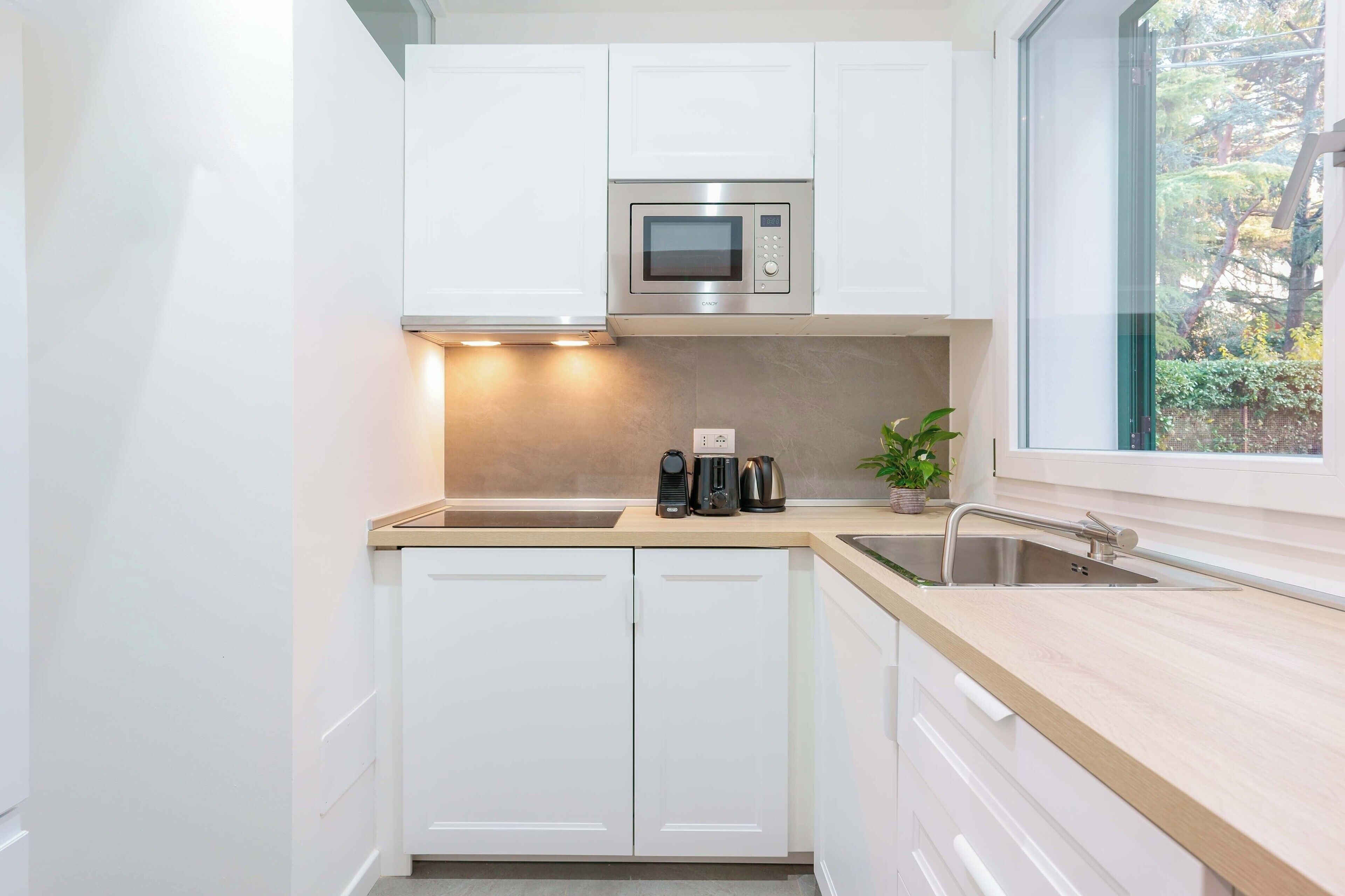 Apartment (Levante Boho Studio) | Eigene Küche | Großer Kühlschrank, Mikrowelle, Herdplatte, Espressomaschine