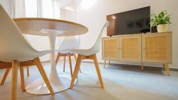Apartment (Mascarella 81) | Living area