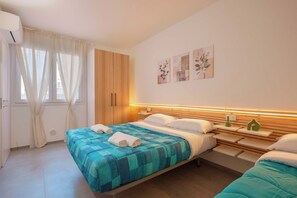 Cots/infant beds, free WiFi, bed sheets - Mascarella Apartments (Bologna)