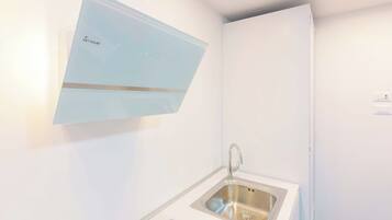 Apartment (Mascarella 86 - Red) | Private kitchen