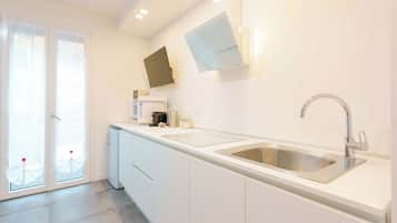 Apartment (Mascarella 86 - Red) | Private kitchen