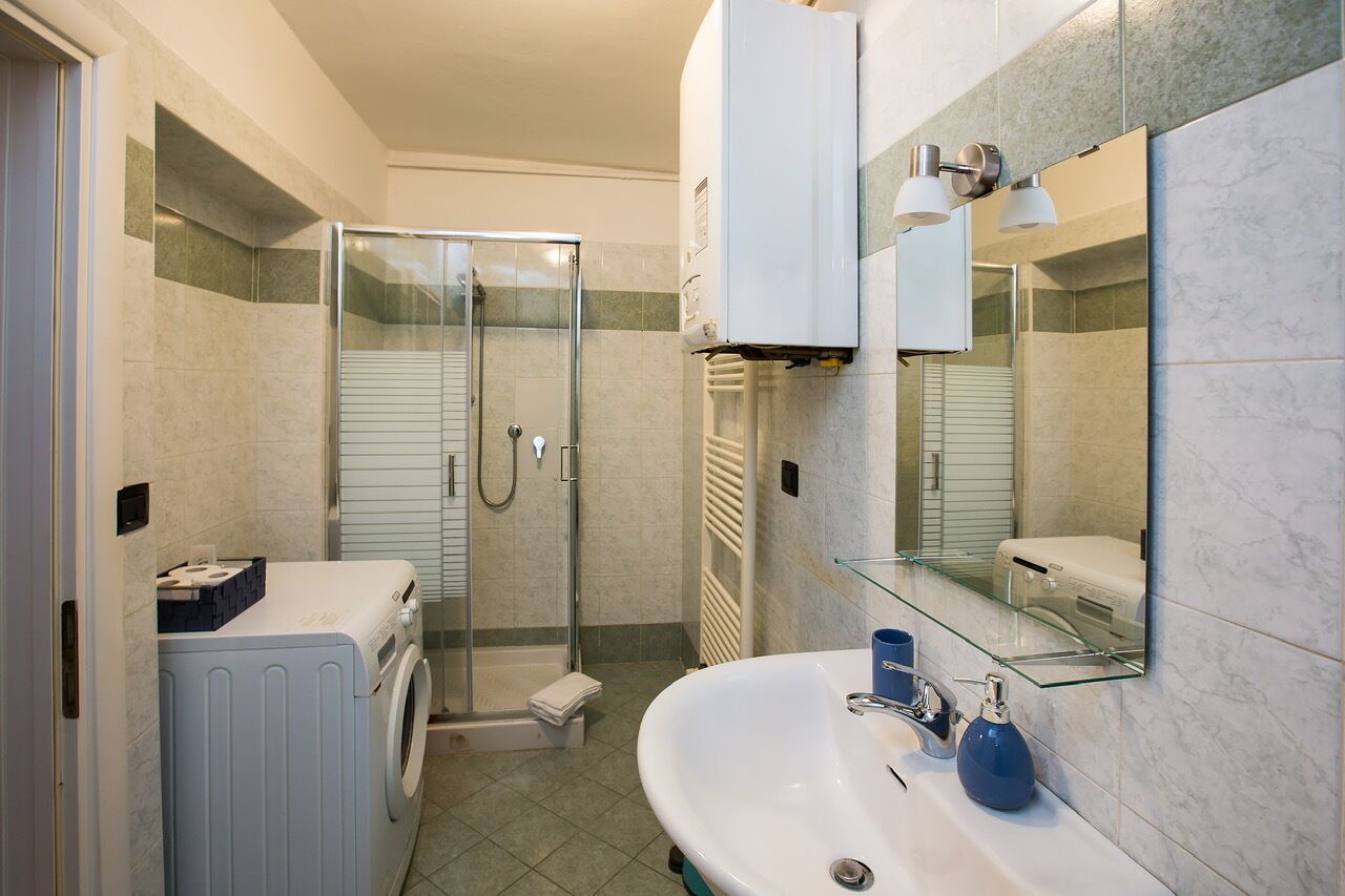 Appartamento (SantOrsola apartment) | Bagno | Doccia, asciugamani