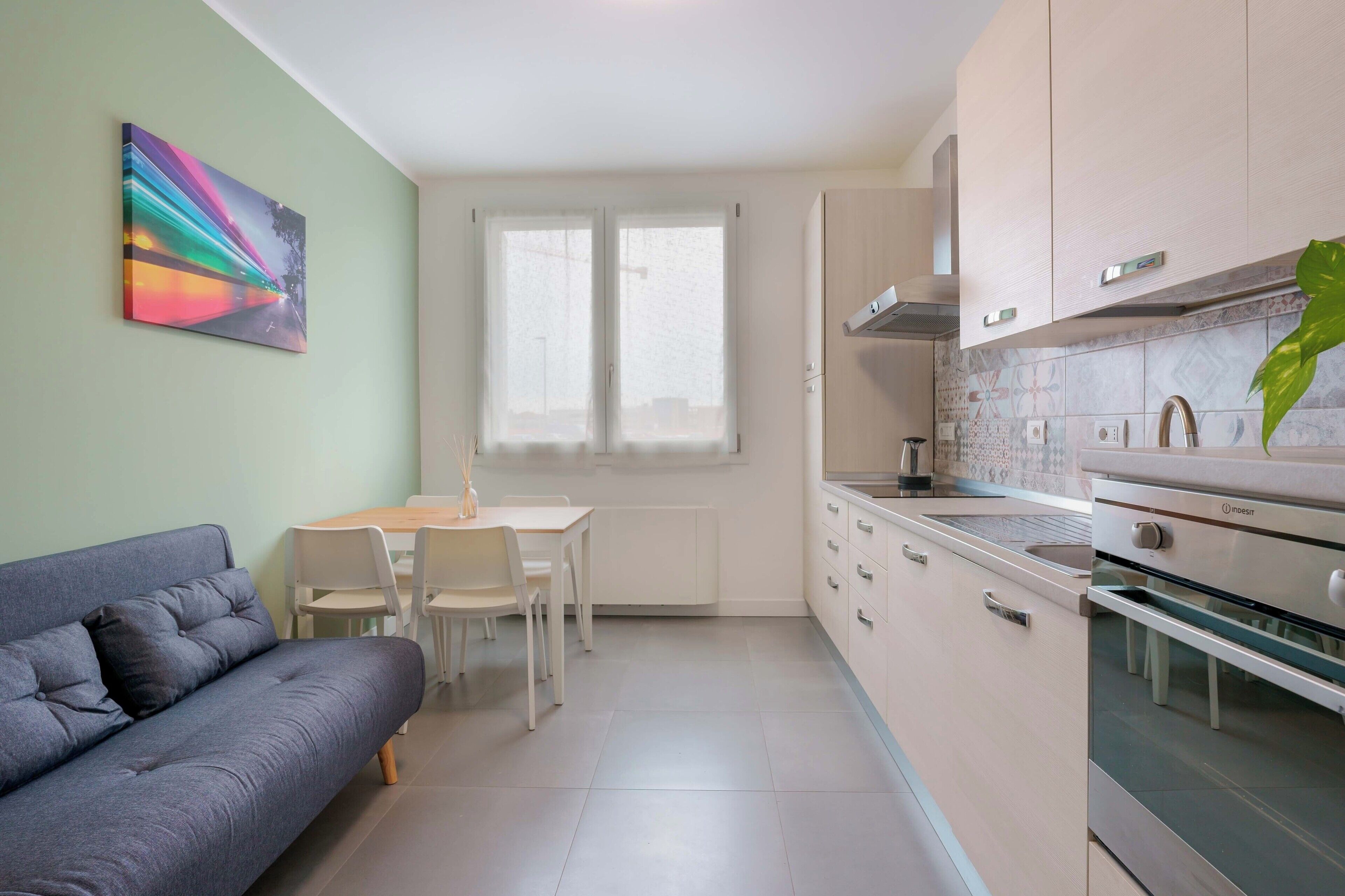 Apartment (West Side) | Ruang tamu | 45 inci televisyen skrin rata dengan digital 