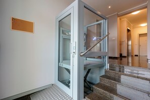 Interior - West Side Bologna Apartment (Bologna)