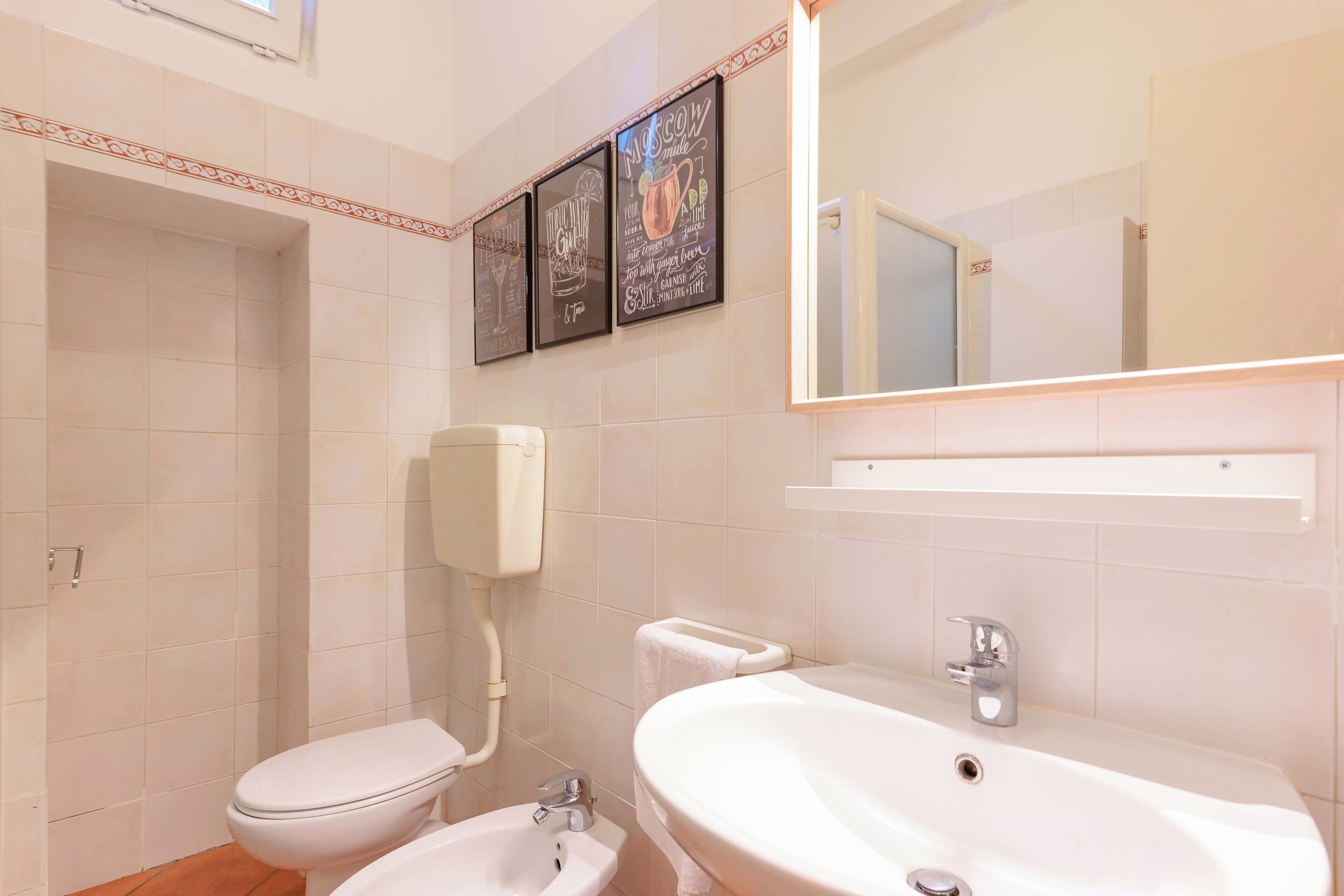 Appartamento (Zamboni 58) | Bagno | Doccia, asciugamani