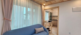 Sokcho Family House Near Seorak Port, Seafood Market & Beach (Walkable)