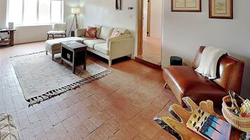 House (3 Bedrooms) | Property amenity