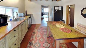 Casa (3 Bedrooms) | Servicio de la propiedad