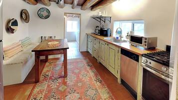 Casa (3 Bedrooms) | Servicio de la propiedad