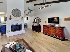 Condo (2 Bedrooms) | Tiện nghi, dịch vụ nơi lưu trú