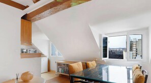 Dining - Studio elegant pres de Saint-Sulpice (Paris)