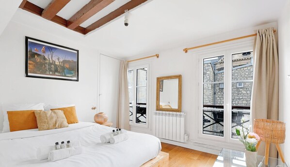 1 bedroom, iron/ironing board, travel cot, WiFi - Studio elegant pres de Saint-Sulpice (Paris)