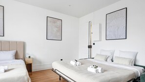 Desk, iron/ironing board, WiFi, bed sheets - Studio d'Architecte avec Cheminee - Design -4 personnes (Paris)