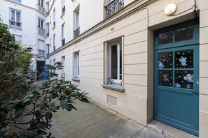Exterior detail - Elegant appartement proche de la Tour Eiffel (Paris)