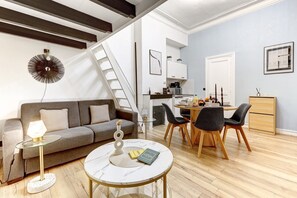 TV - Appartement lumineux proche Buttes-Chaumont – 4P (Paris)
