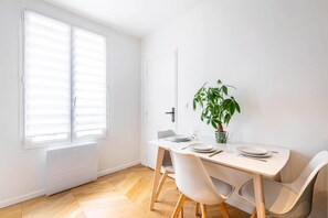 Dining - Appartement 2 pièces à proximité de Gare de L'est (Paris)