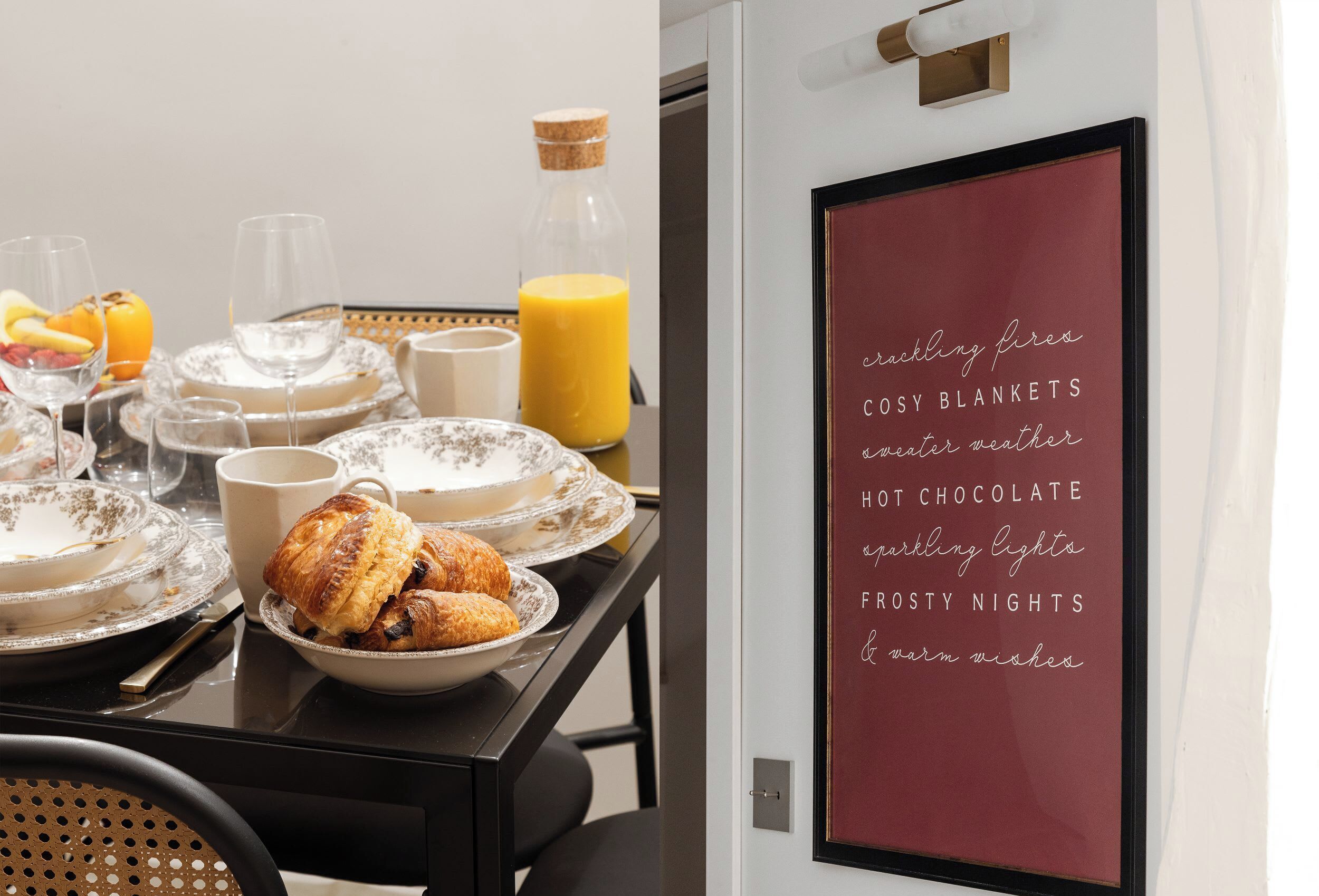 Een ontbijttafel met croissants, fruit en sap.