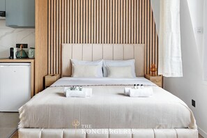 1 bedroom, desk, iron/ironing board, WiFi - Studio d'Architecte Haut de Gamme - Elegance et Confort - Paris (Paris)