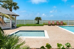 Outdoor pool - Coastal Gem (Galveston)