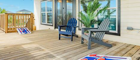 Ferienhaus, Mehrere Betten, Balkon, Meerblick (Coastal Gem) | Terrasse/Patio