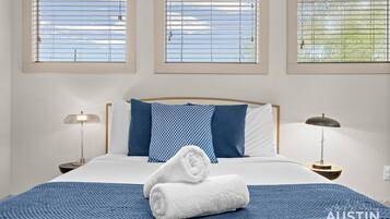 3 slaapkamers, een bureau, een strijkplank/strijkijzer, wifi