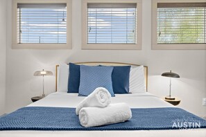 3 slaapkamers, een bureau, een strijkplank/strijkijzer, wifi