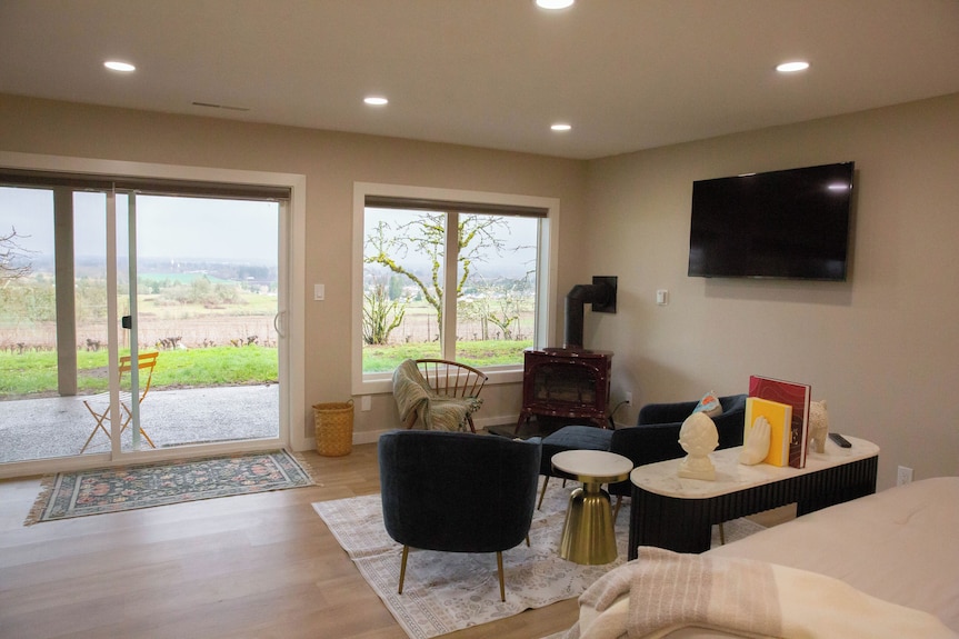 Vineyard 1 Bedroom Apartment In West Salem - Gorgeous Views. - 塞勒姆