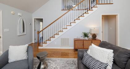 The Cottage at Virginia Sojourn: Peaceful Brick Cottage w/ Sunset Mtn Views