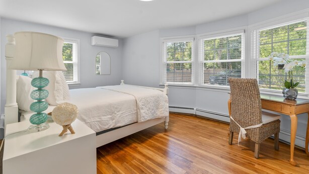 Unclassified image, 1 of 6, button - Newly Remodeled Cape Home in Hyannis – Sleeps 10 Comfortably (Barnstable)
