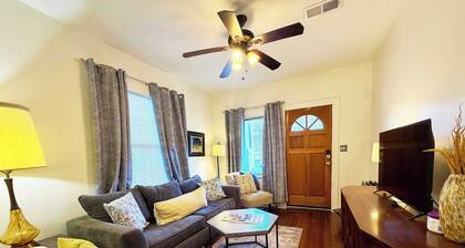 Eclectic 2 bedroom Apartment Uptown