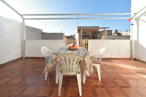 Unclassified image, 2 of 19, button - South to sea Holiday House Donnalucata (Donnalucata)