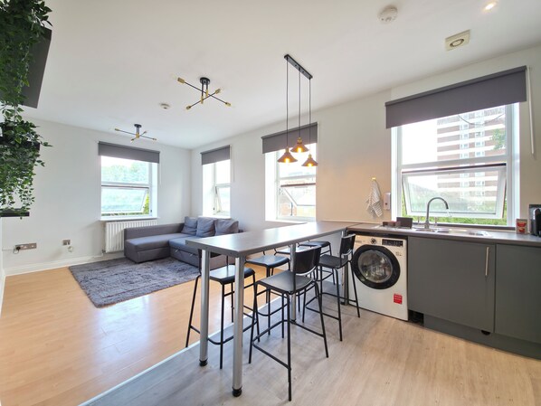 Unclassified image, 1 of 12, button - Urban retreat near the station | Sleeps 7 (London)