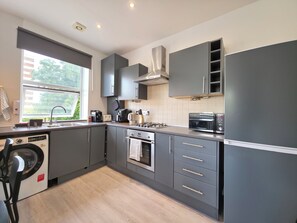Private kitchen - Urban retreat near the station | Sleeps 7 (London)